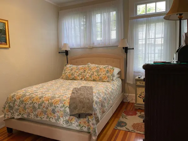 Allayla Room queen bed