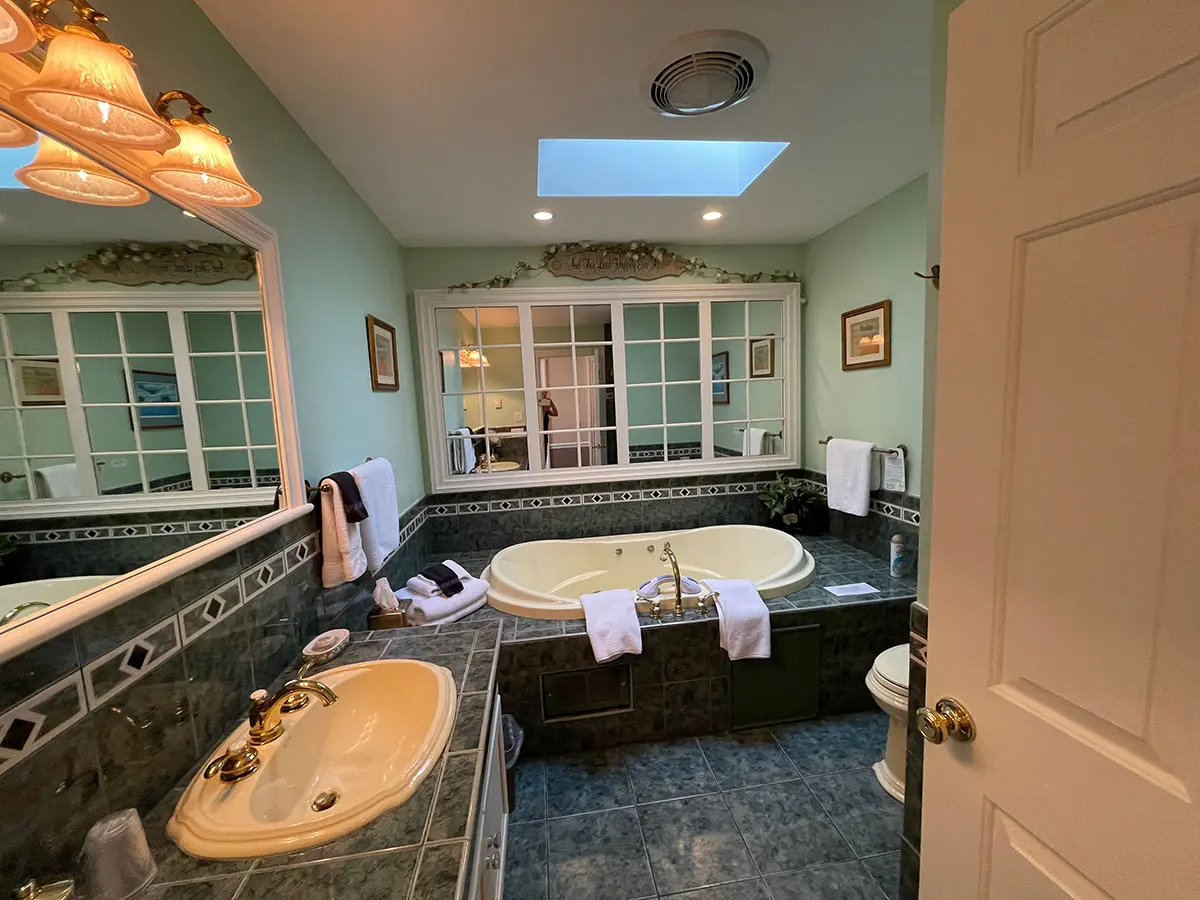 Isabella's 'Sweet' Room bathroom with spa tub