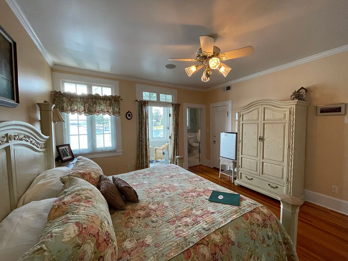 The Oliver Suite with views of Lake George