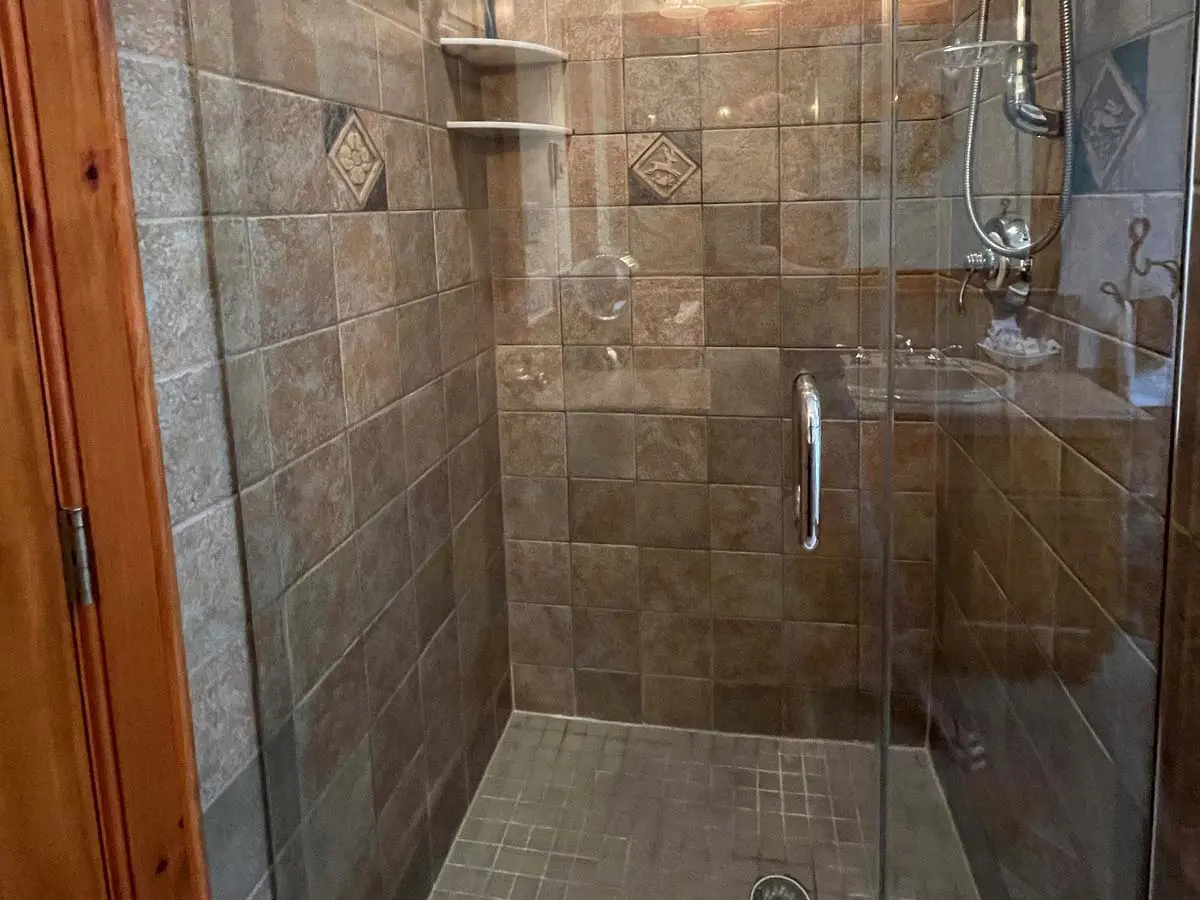 Enclosed shower