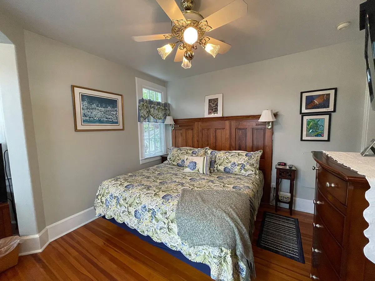 Tanner Room king-sized bed